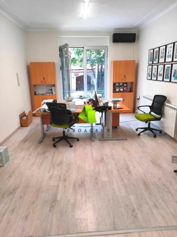 Sale, office space, 92m², Medijana, Niš