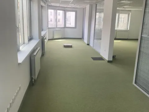 Izdavanje, poslovni prostor, 149m², Savski Venac, Beograd