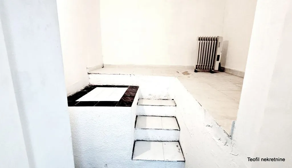 Sale, three bedroom apartment, 60m², Vračar, Šid
