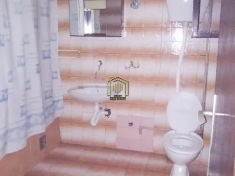 Izdavanje, trosoban stan, 120m², Zelenika, Podgorica - image 10