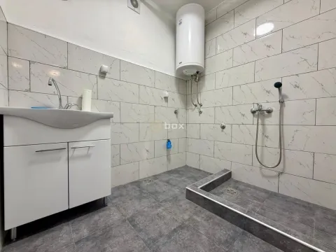 Rent, office space, 70m², Medijana, Niš - image 12