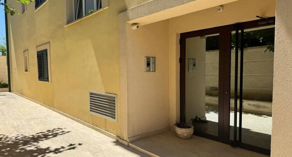 Prodaja, jednosoban stan, 58m², Tivat, Crna Gora