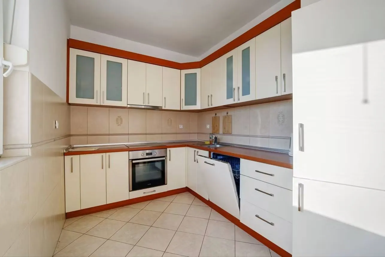 Prodaja, trosoban stan, 104m², Centar, Bar