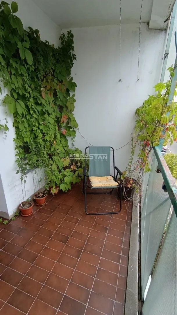 Prodaja, trosoban stan, 85m², Novi Beograd Blok 71, Novi Beograd Sve Podlokacije