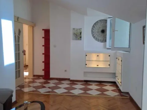 Izdavanje, trosoban stan, 100m², Tivat, Crna Gora - image 4