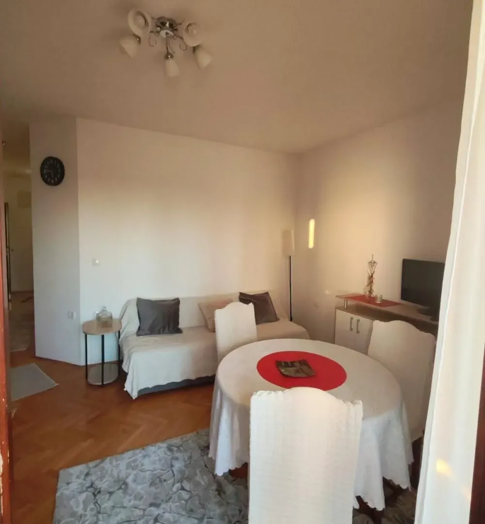 Rent, two bedroom apartment, 40m², Filmski Grad, Beograd