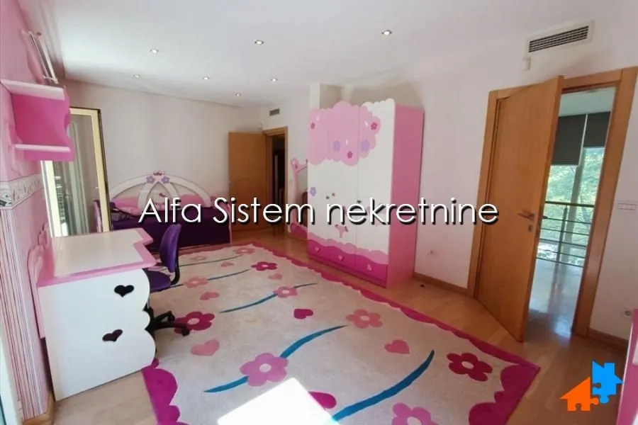 Rent, house, 320m², Savski Venac, Beograd