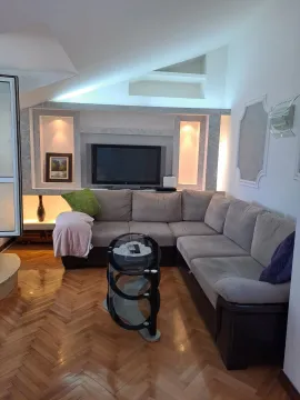 Rent, three bedroom apartment, 100m², Tivat, Crna Gora - image 14