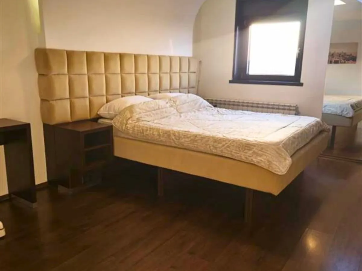 Rent, three bedroom apartment, 123m², Vračar Sve Podlokacije, Beograd