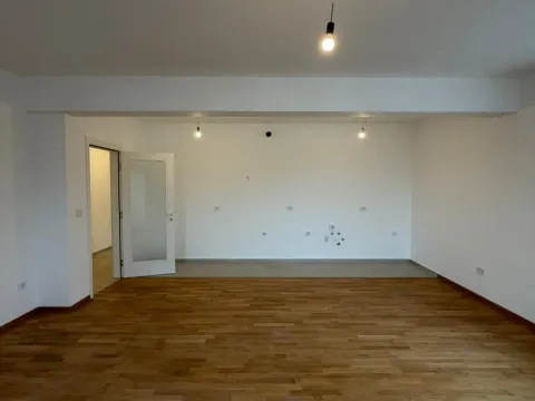 Sale, three bedroom apartment, 105m², Stari Aerodrom, Podgorica - image 6