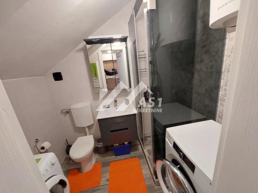Izdavanje, dvosoban stan, 50m², Rotkvarija, Novi Sad Sve Podlokacije