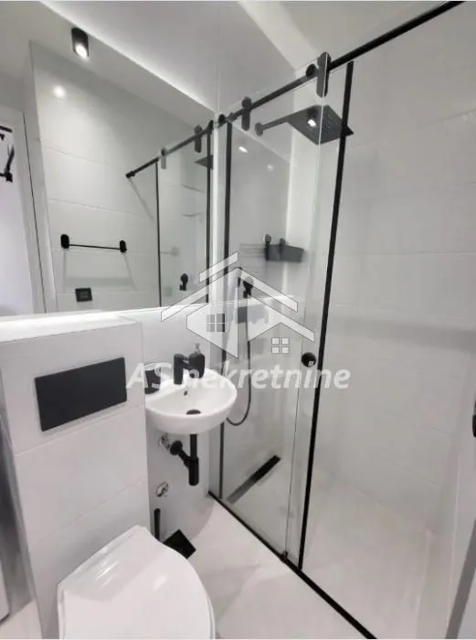 Izdavanje, stan, 33m², Stari Grad, Beograd