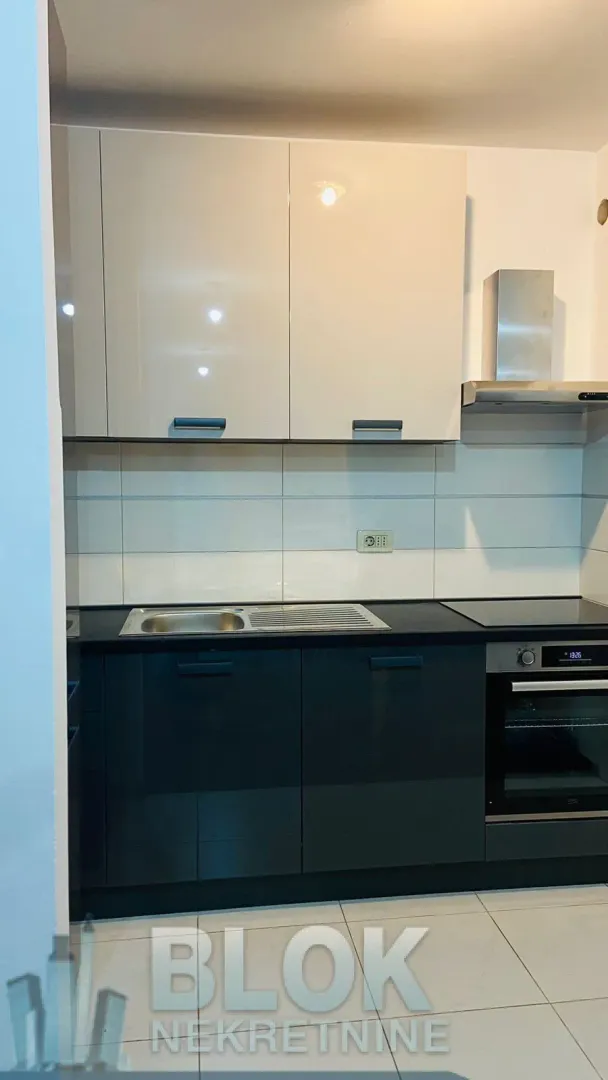 Izdavanje, jednosoban stan, 47m², Stari Aerodrom, Podgorica