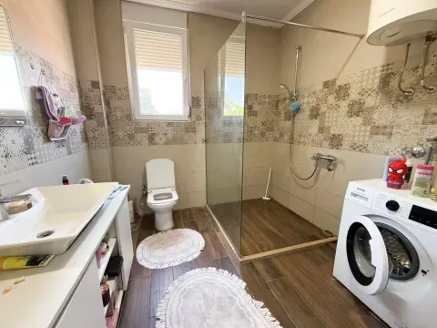 Prodaja, kuća, 260m², Gornja Gorica, Podgorica - image 13