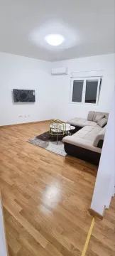 Izdavanje, jednosoban stan, 40m², Drač, Podgorica - image 6