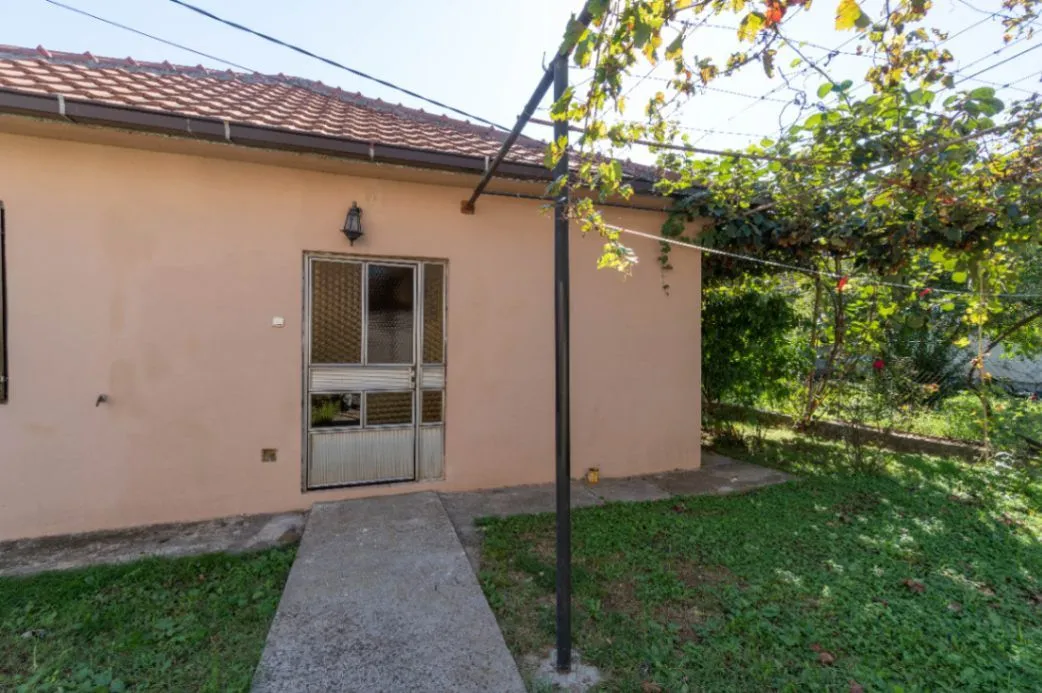 Izdavanje, kuća, 100m², Zagorič, Podgorica