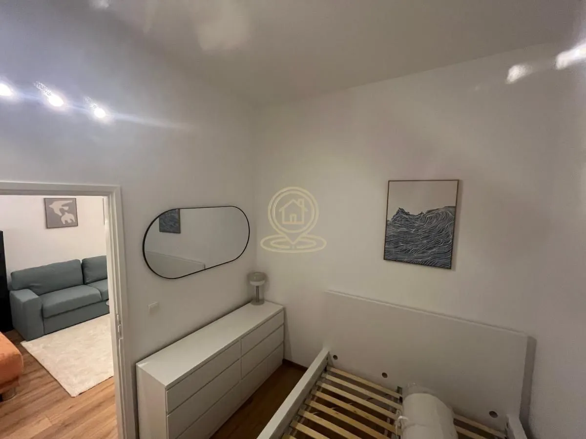 Izdavanje, dvosoban stan, 43m², Stari Grad, Beograd