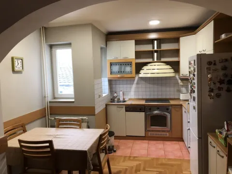 Prodaja, trosoban stan, 74m², Nova Detelinara, Novi Sad Sve Podlokacije