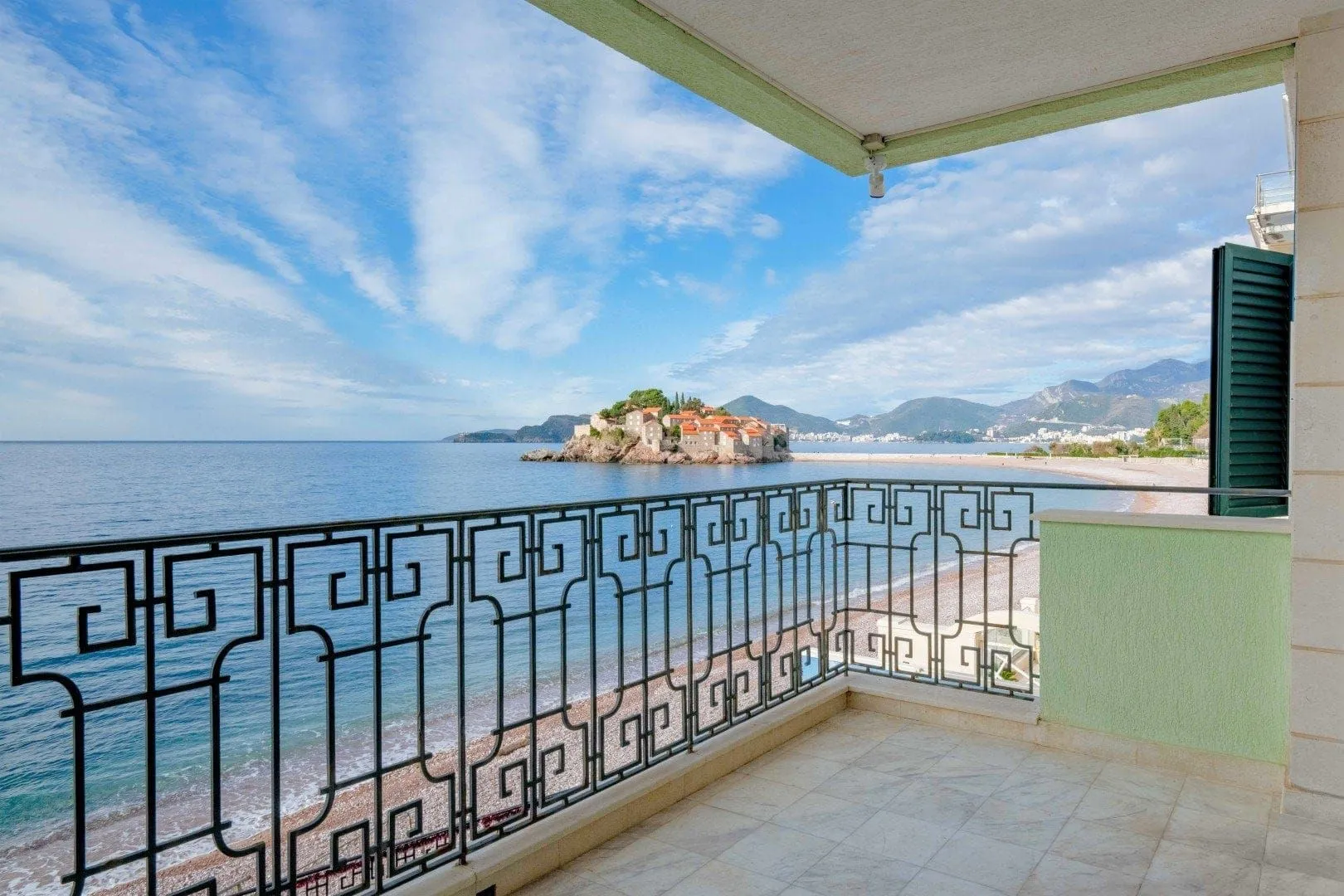 Sale, four bedroom apartment, 131m², Sveti Stefan, Budva