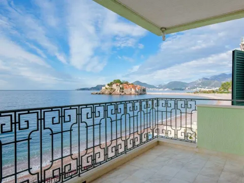 Sale, four bedroom apartment, 131m², Sveti Stefan, Budva - image 2