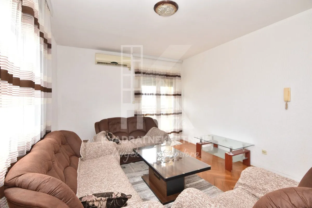 Izdavanje, jednosoban stan, 56m², Stara Varoš, Podgorica