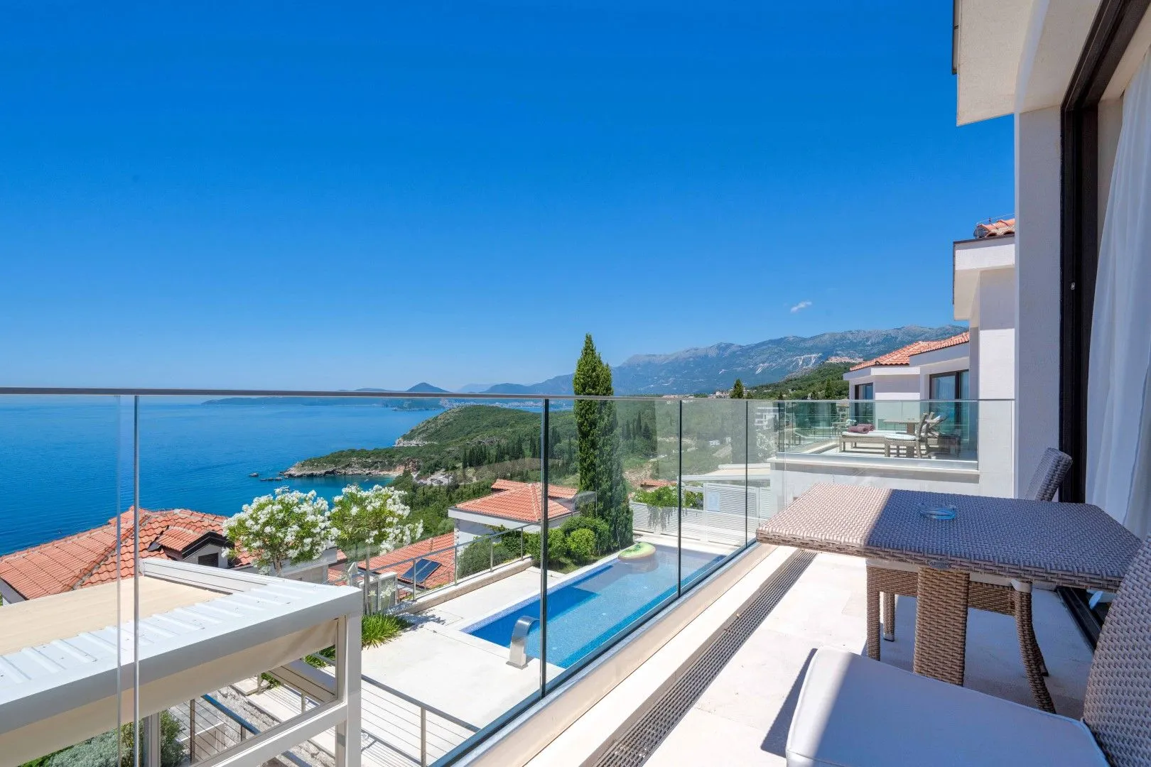 Sale, house, 279m², Drobni pijesak, Budva