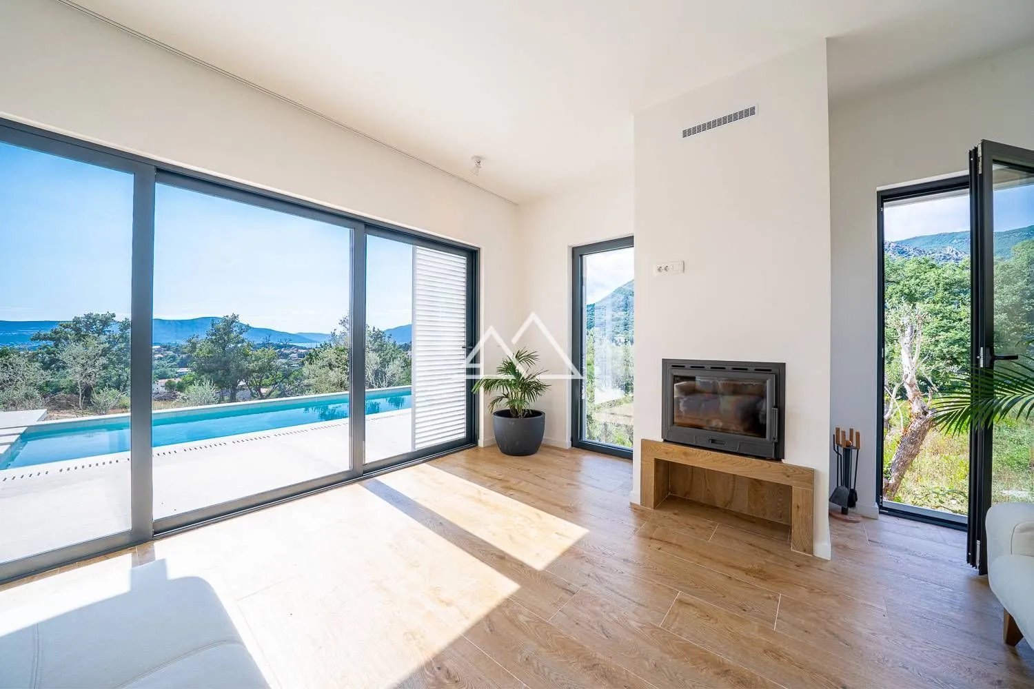 Prodaja, kuća, 220m², Tivat, Crna Gora