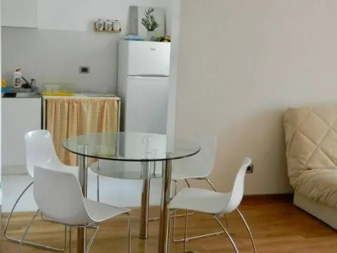 Rent, one bedroom apartment, 43m², Bečići, Budva - image 7