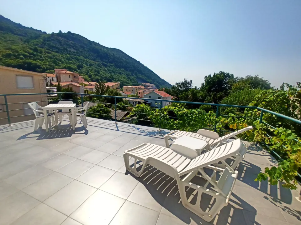 Rent, one bedroom apartment, 65m², Lazi, Budva