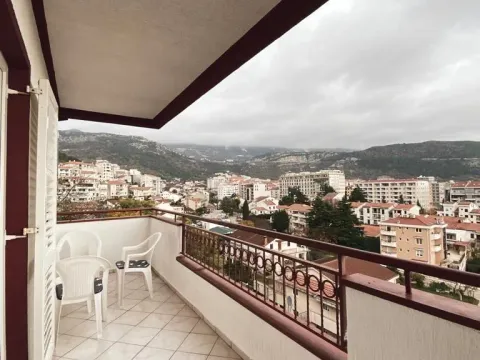 Izdavanje, trosoban stan, 90m², Budva, Crna Gora - image 7