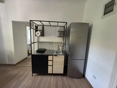 Izdavanje, trosoban stan, 65m², Stari Grad, Beograd - image 11