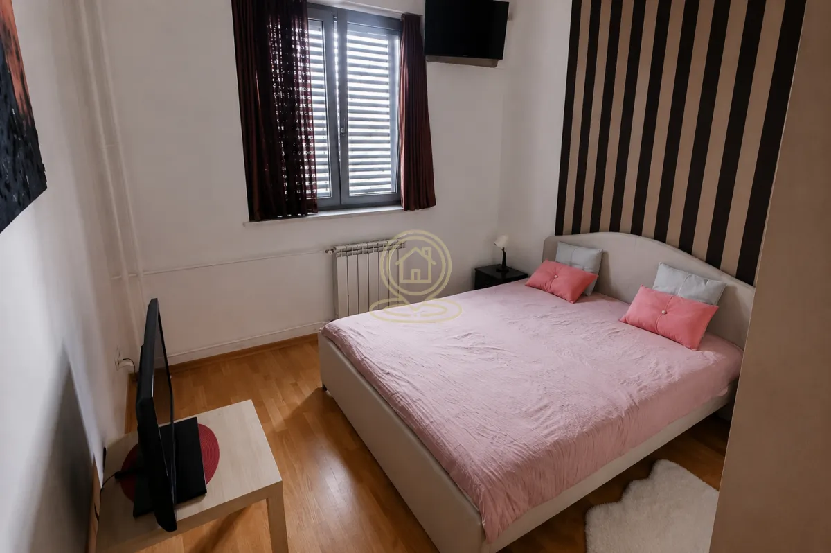 Rent, two bedroom apartment, 50m², Stari Grad, Beograd