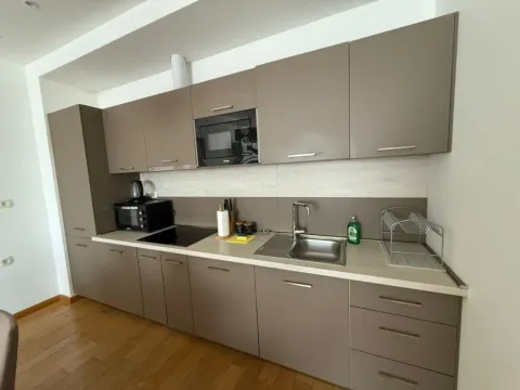 Izdavanje, dvosoban stan, 73m², Centar, Budva - image 6