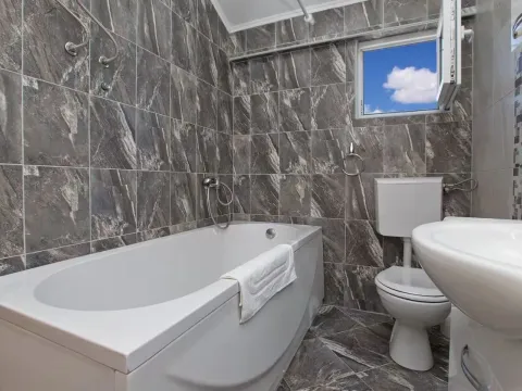 Rent, house, 110m², Tivat, Crna Gora - image 26