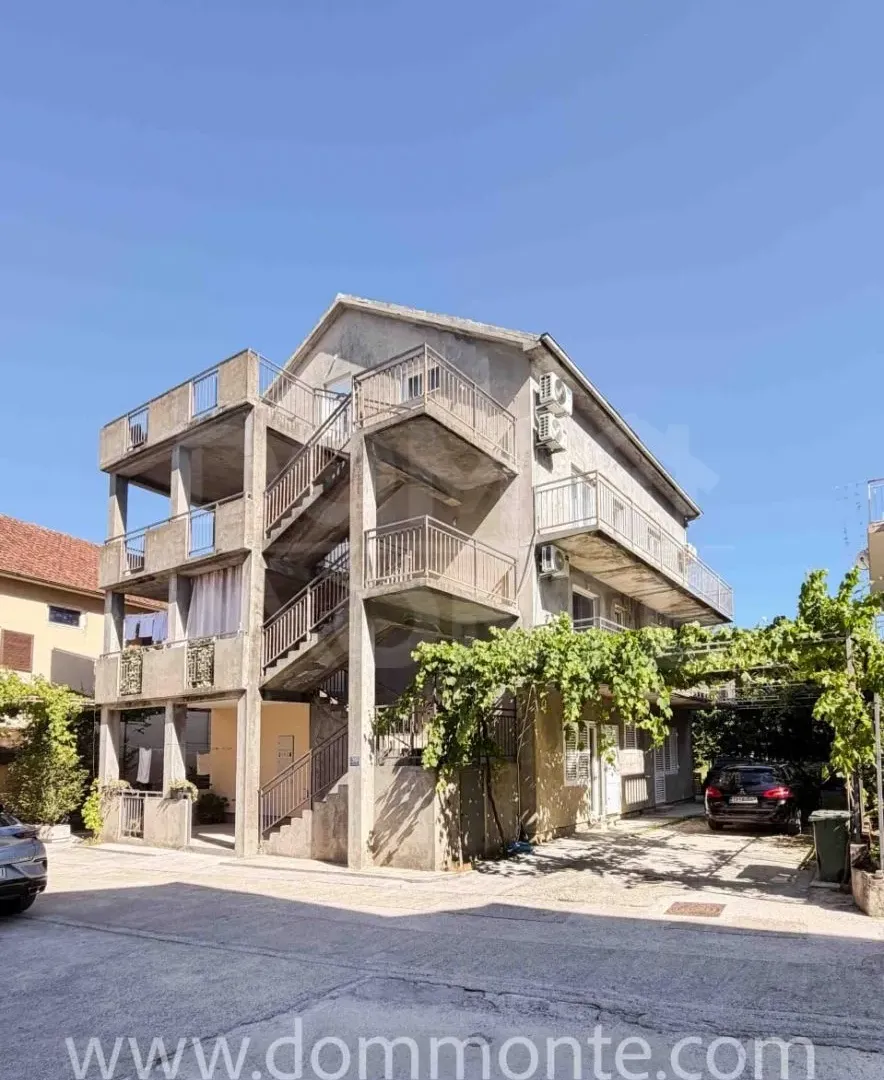 Rent, two bedroom apartment, 80m², Tivat, Crna Gora