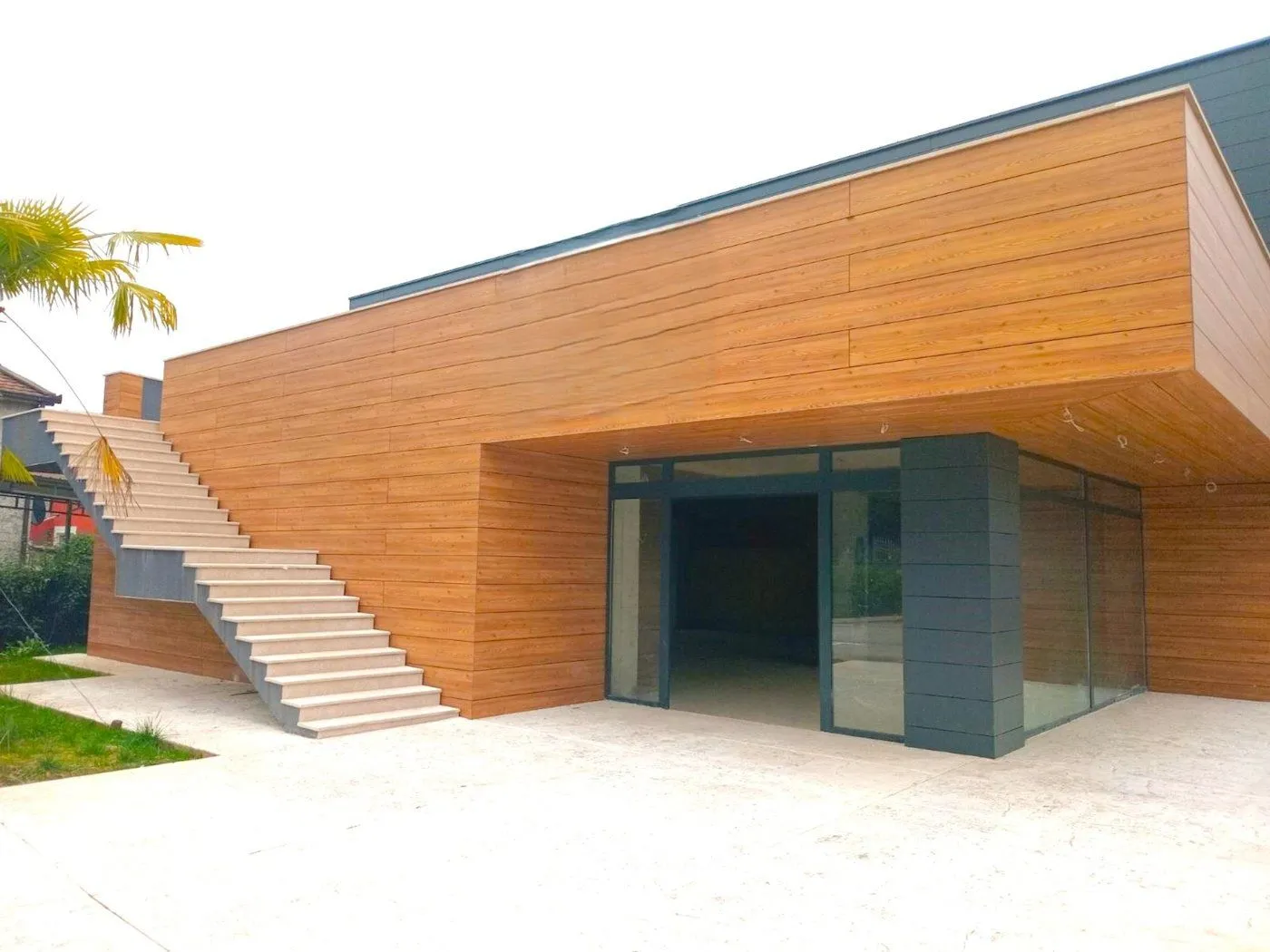 Rent, office space, 500m², Spuž, Danilovgrad