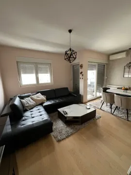 Prodaja, jednosoban stan, 53m², City Kvart, Podgorica - image 2