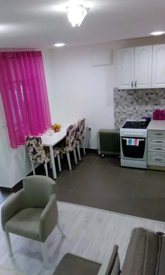Izdavanje, jednosoban stan, 32m², Gruda, Cetinje