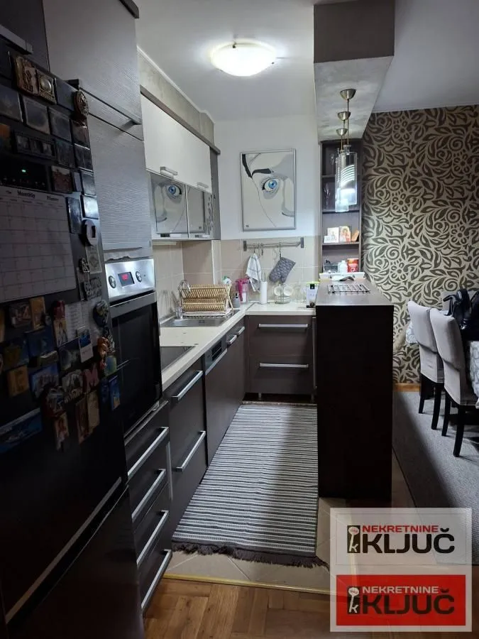 Prodaja, trosoban stan, 77m², Podbara, Novi Sad Sve Podlokacije