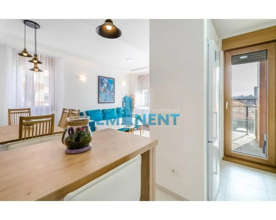 Izdavanje, trosoban stan, 60m², Novi Beograd Blok 67, Novi Beograd Sve Podlokacije