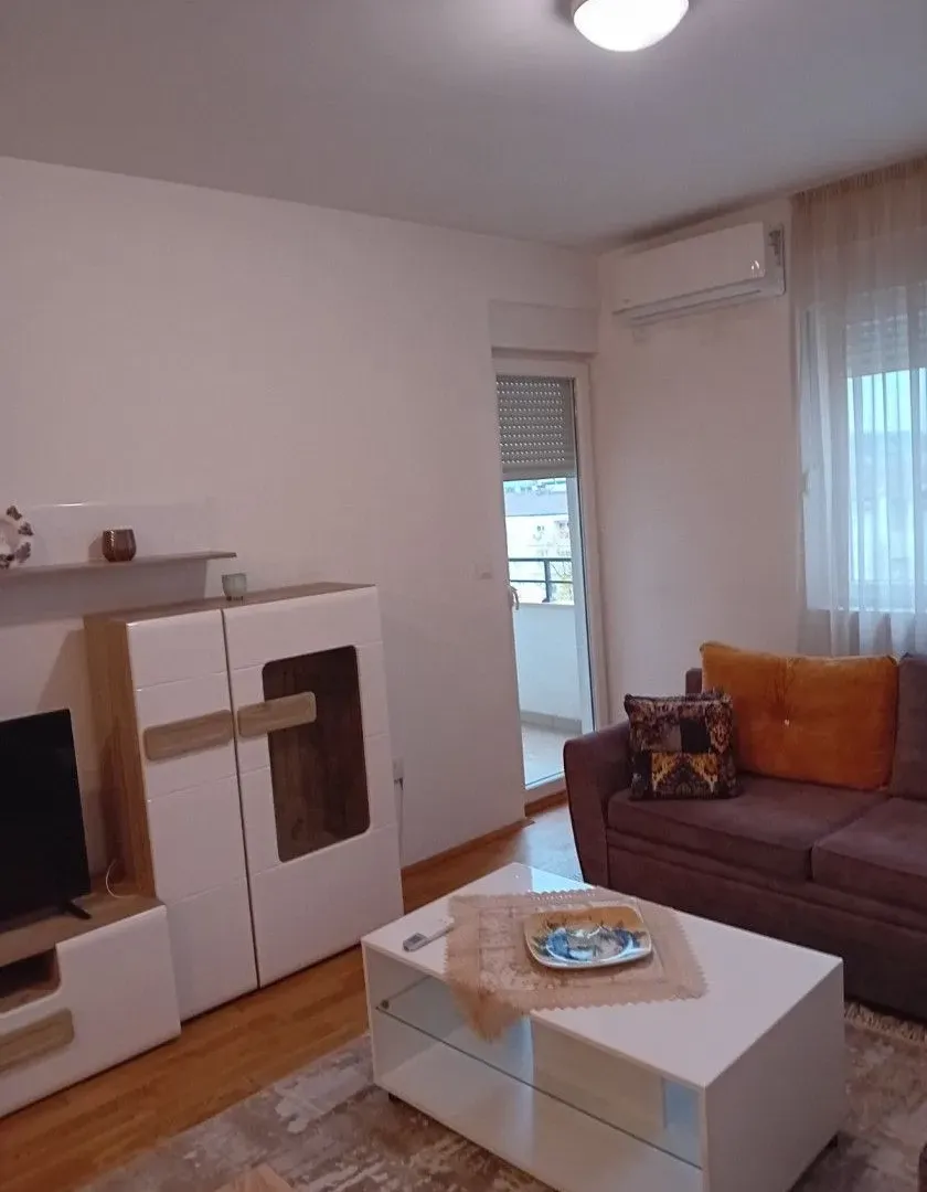 Rent, one bedroom apartment, 50m², Stari Aerodrom, Podgorica