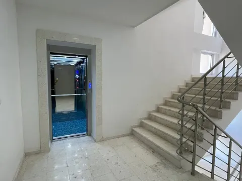 Izdavanje, jednosoban stan, 50m², Budva, Crna Gora - image 18