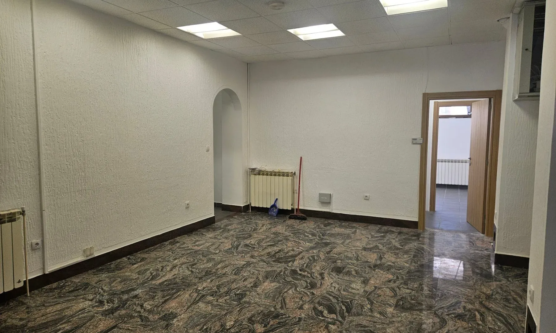 Sale, office space, 191m², Ljubović, Podgorica