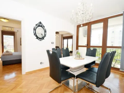 Izdavanje, dvosoban stan, 83m², Centar, Tivat - image 5