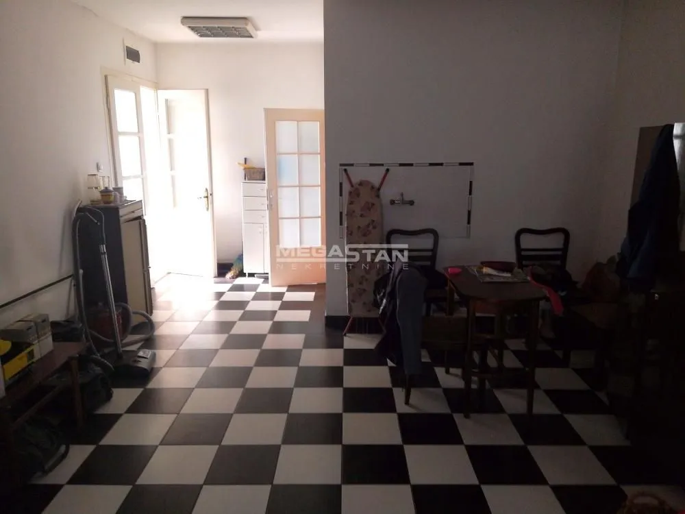 Prodaja, kuća, 181m², Zemun Gornji Grad, Zemun Sve Podlokacije
