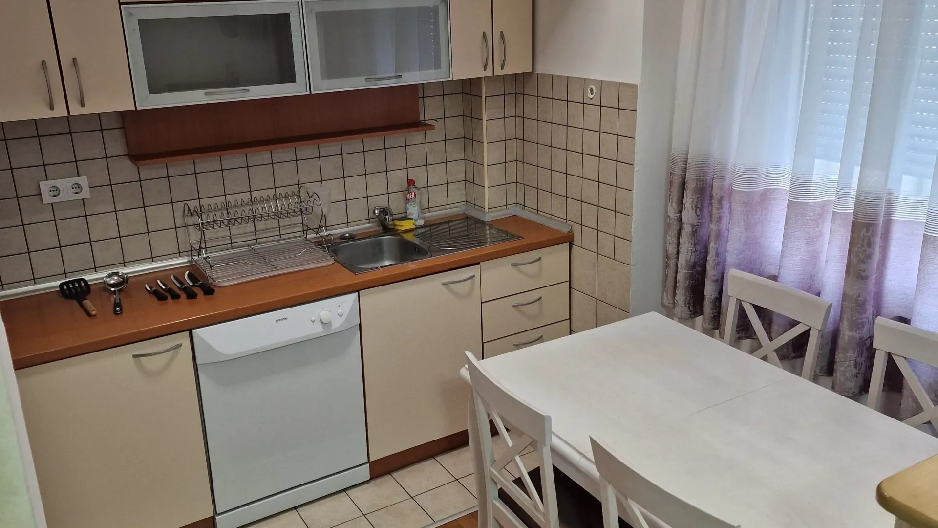 Izdavanje, dvosoban stan, 60m², Zabjelo, Podgorica