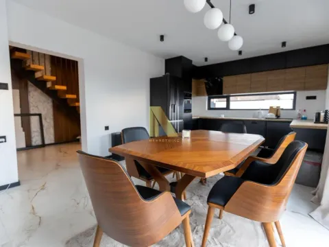 Prodaja, kuća, 122m², Veternik, Novi Sad Sve Podlokacije - image 1