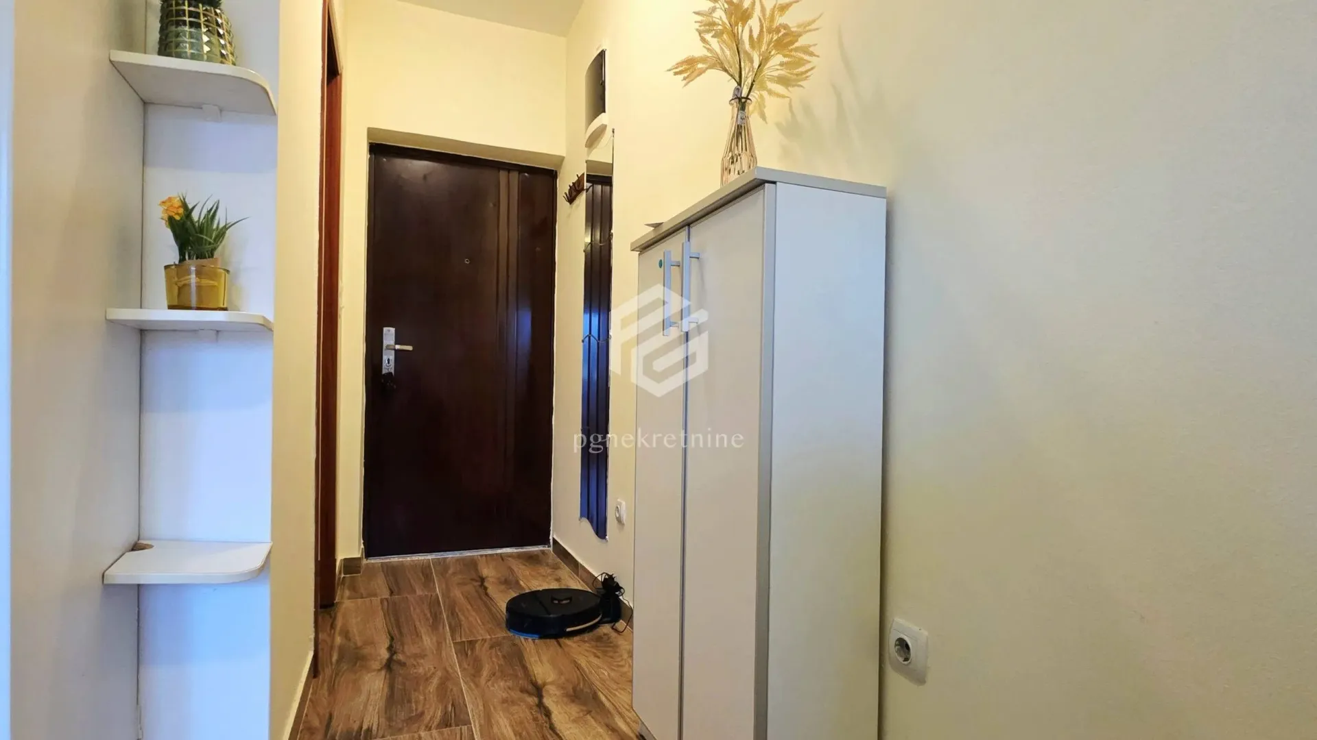 Prodaja, jednosoban stan, 35m², Tološi, Podgorica