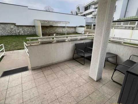 Rent, four bedroom apartment, 135m², Savski Venac, Beograd - image 5