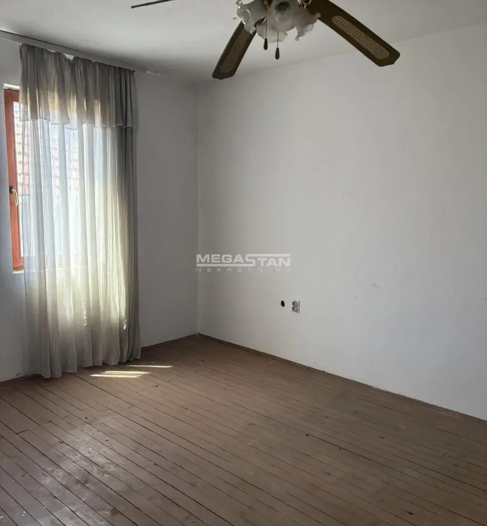 Prodaja, kuća, 414m², Mali Mokri Lug, Zvezdara Sve Podlokacije